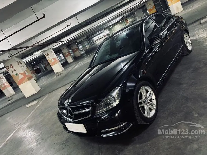 2012 Mercedes-Benz C300 Avantgarde Sedan