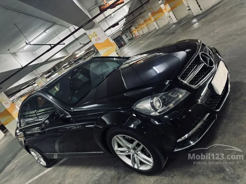 2012 Mercedes-Benz C300 Avantgarde Sedan