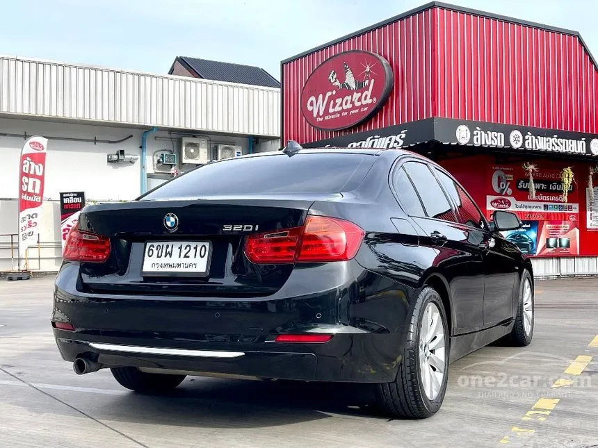 2014 BMW 320i Sedan