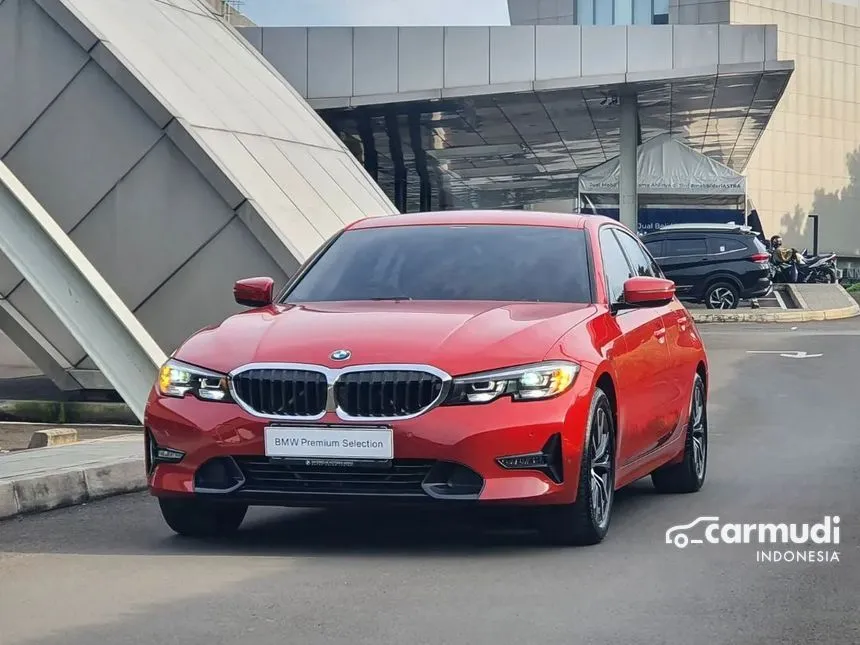 Jual Mobil BMW 320i 2022 Dynamic 2.0 di DKI Jakarta Automatic Sedan Merah Rp 739.000.000