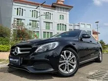 Low KM Like new Mercedes-Benz C200 2.0 Avantgarde Sedan 2015