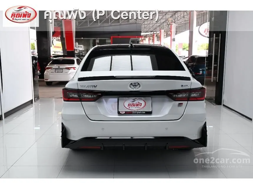 2025 Toyota Yaris Ativ HEV GR Sport Sedan
