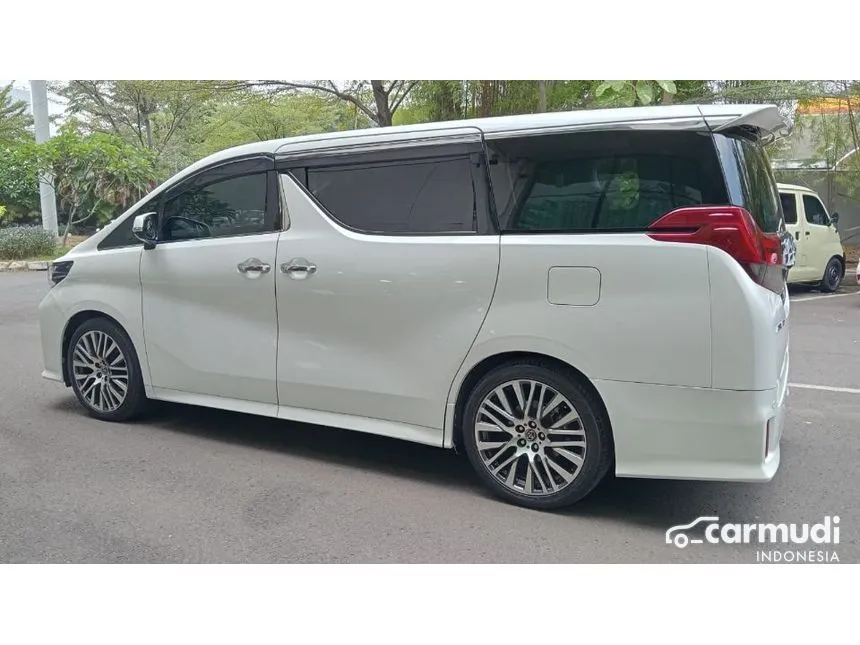 2015 Toyota Alphard SC MPV