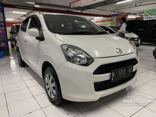 Daihatsu Ayla Mobil bekas dijual di Surabaya Jawa-timur 