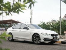 2016 BMW 320i 2.0 Sport Sedan bsi masih aktif, sangat gress