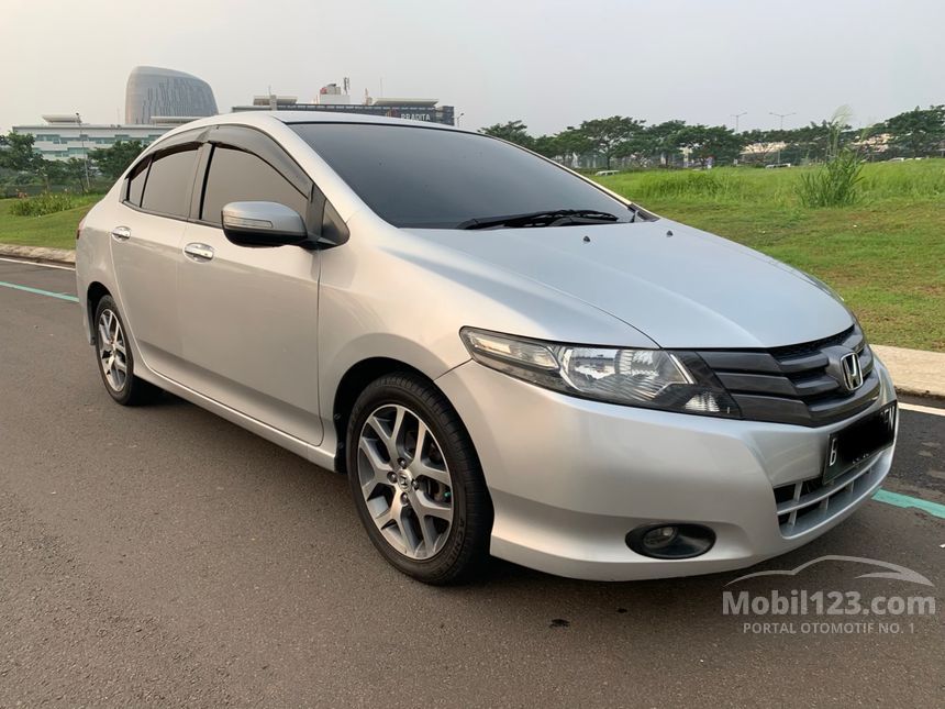 Jual Mobil Honda City 2010 E 1.5 di Banten Automatic Sedan Silver Rp