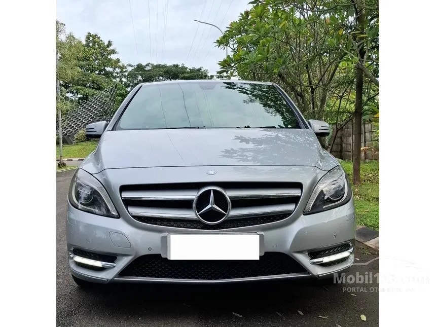 2013 Mercedes-Benz B200 Urban Hatchback