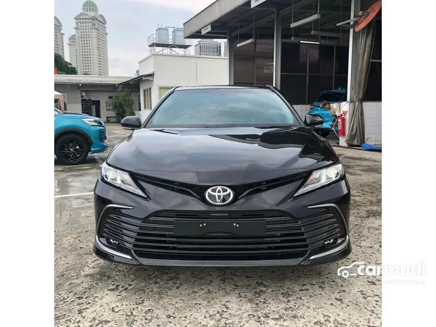 2024 Toyota Camry V Sedan