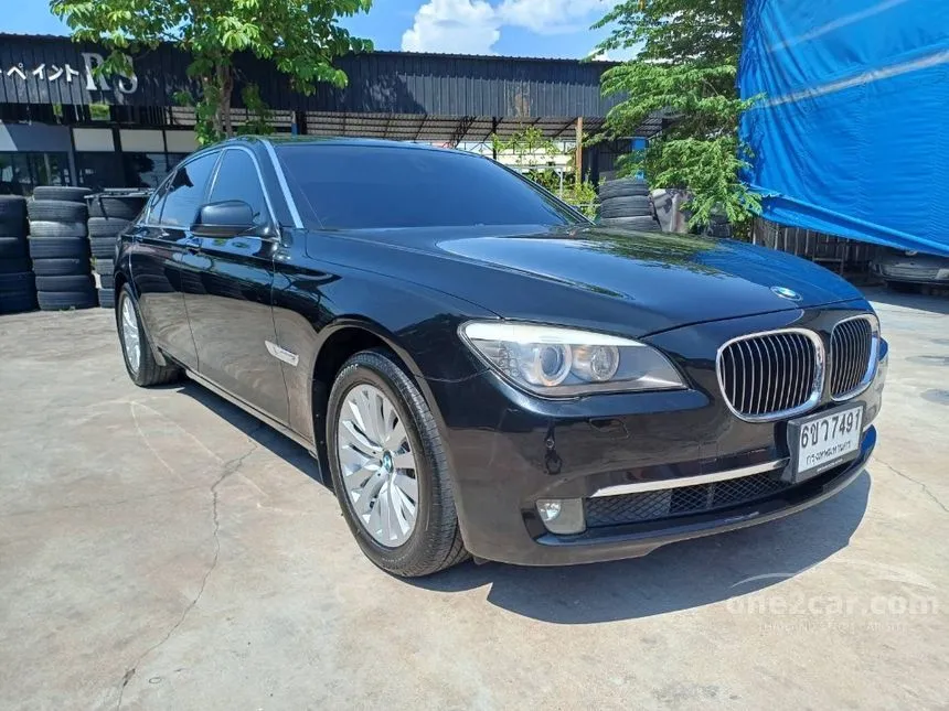 2013 BMW 730Li Sedan