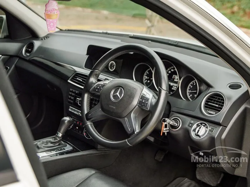 2013 Mercedes-Benz C200 CGI Sedan