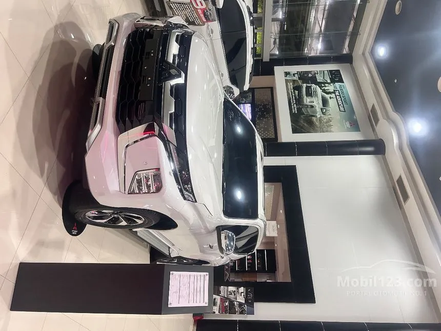 Jual Mobil Mitsubishi Pajero Sport 2024 Dakar 2.4 di Jawa Barat Automatic SUV Putih Rp 506.000.000