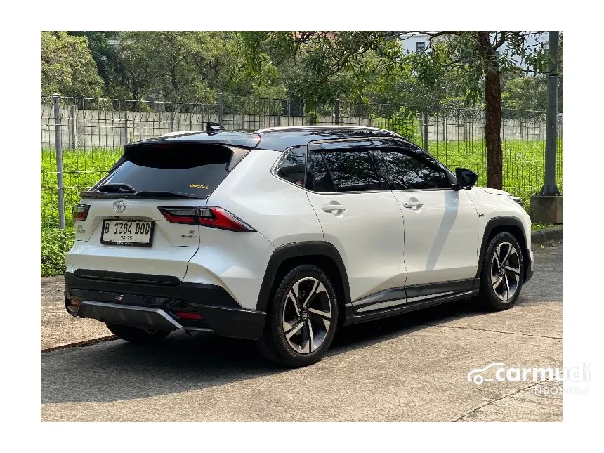 2023 Toyota Yaris Cross S HV (Premium colour) SUV