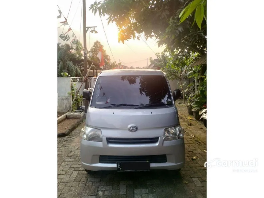 2020 Daihatsu Gran Max Mini Bus D Van