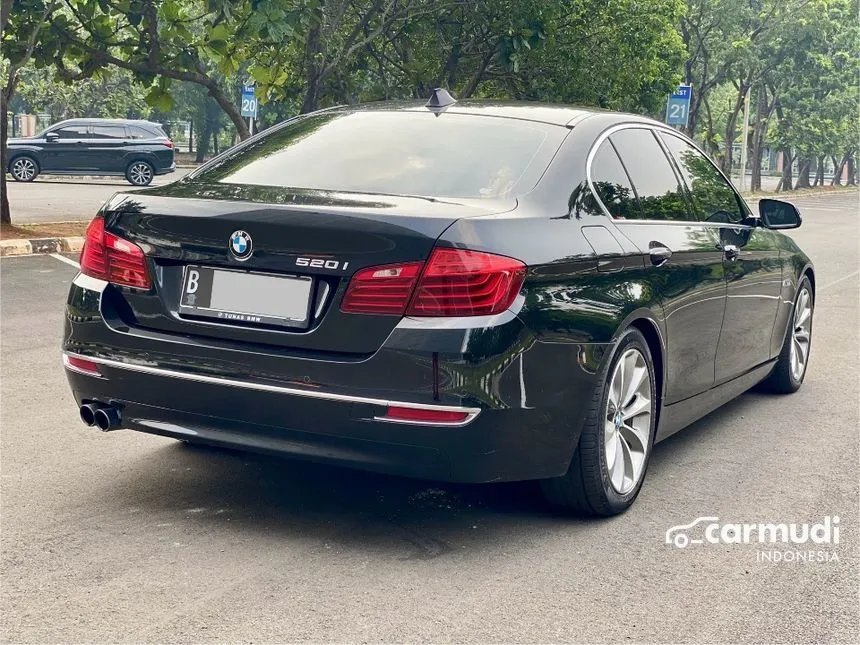 2016 BMW 520i Luxury Sedan