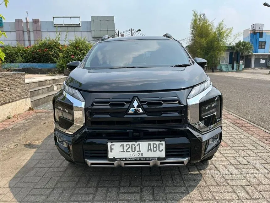 Jual Mobil Mitsubishi Xpander 2023 CROSS Premium Package 1.5 di Jawa Barat Automatic Wagon Hitam Rp 239.000.000