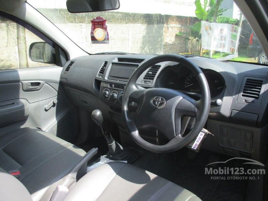 2013 Toyota Hilux E Dual Cab Pick-up
