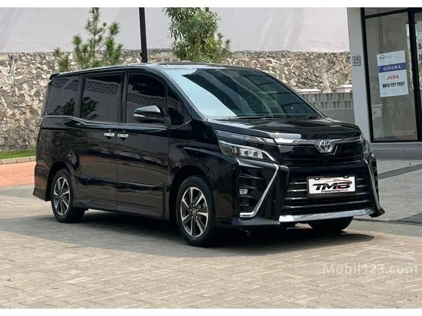 2018 Toyota Voxy MPV
