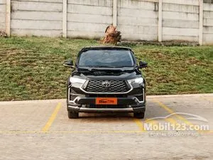 2023 Toyota Kijang Innova Zenix 2.0 Q HV TSS ( Premium Color) MPV