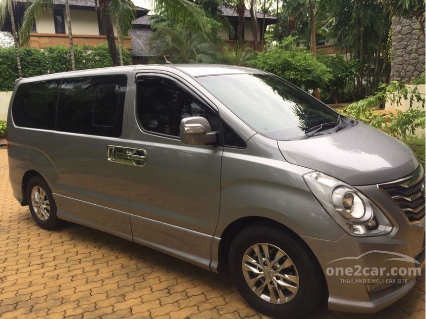 Hyundai H 1 2015 Elite 2 5 In ภาคใต Automatic Van ส เง น For