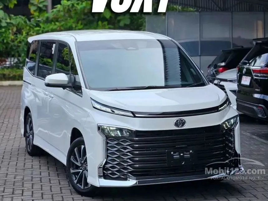 Jual Mobil Toyota Voxy 2023 2.0 di DKI Jakarta Automatic Van Wagon Putih Rp 584.200.000