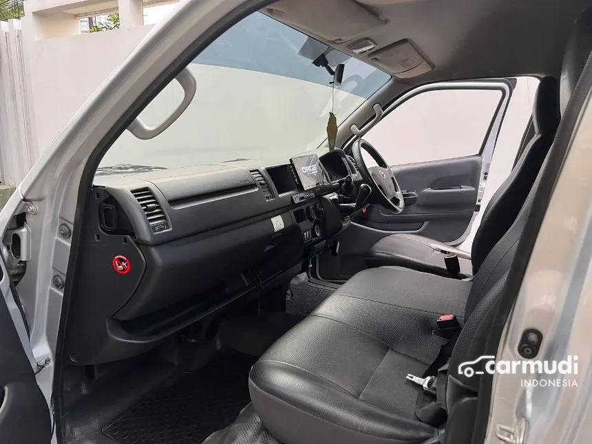 2018 Toyota Hiace Commuter Van