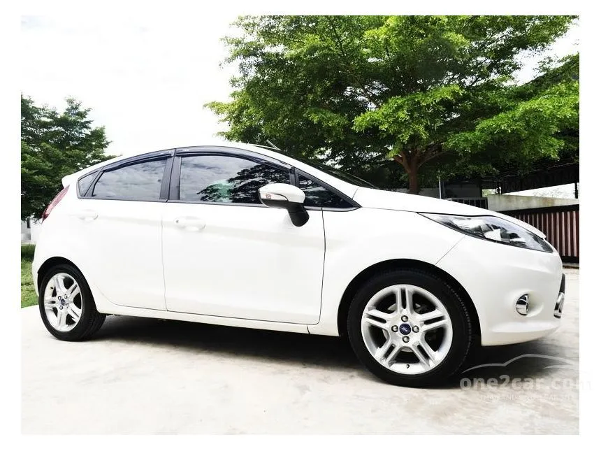 2013 Ford FIESTA Sport Hatchback
