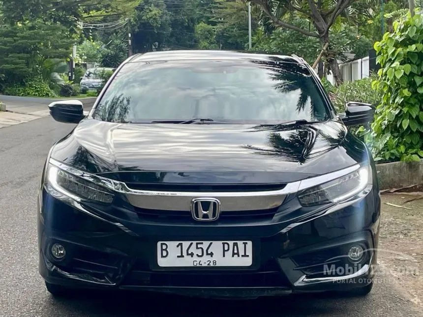 2018 Honda Civic ES Sedan