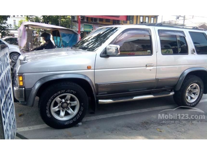 Jual Mobil Nissan Terrano 2002 Kingsroad F2 2.4 di 