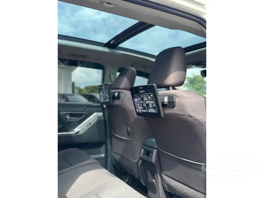 2026 Toyota Kijang Innova Zenix V HV Modellista (Premium Color) MPV