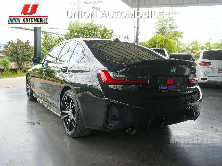 2025 BMW 330e M Sport Sedan
