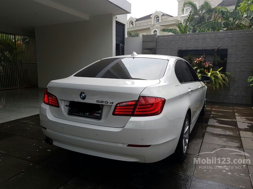 Jual Mobil BMW 520d 2013 F10 Facelift 2.0 Diesel Sedan 2.0 