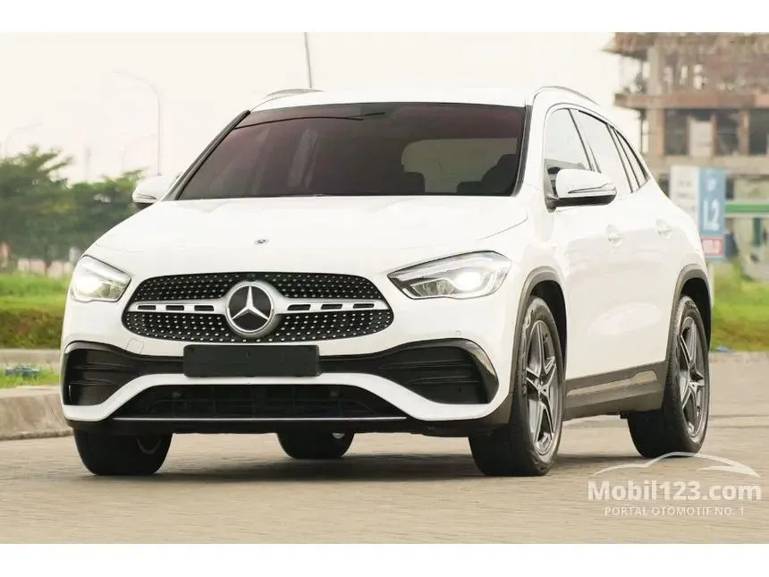 2023 Mercedes-Benz GLA200 AMG Line SUV