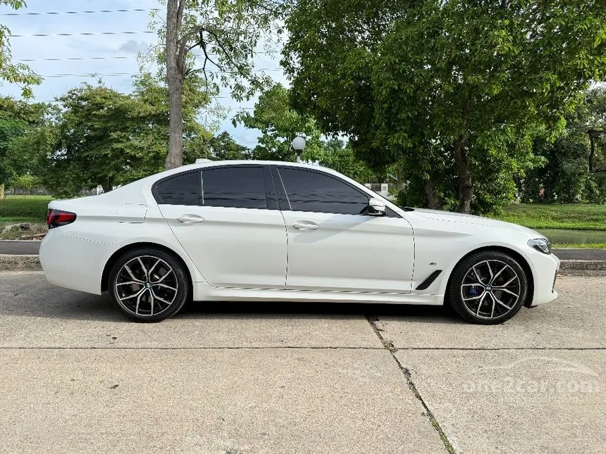 2022 BMW 530e M Sport Sedan