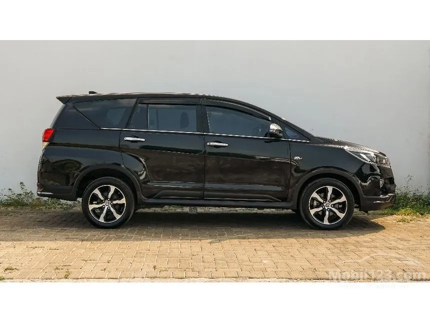 2021 Toyota Kijang Innova Venturer MPV