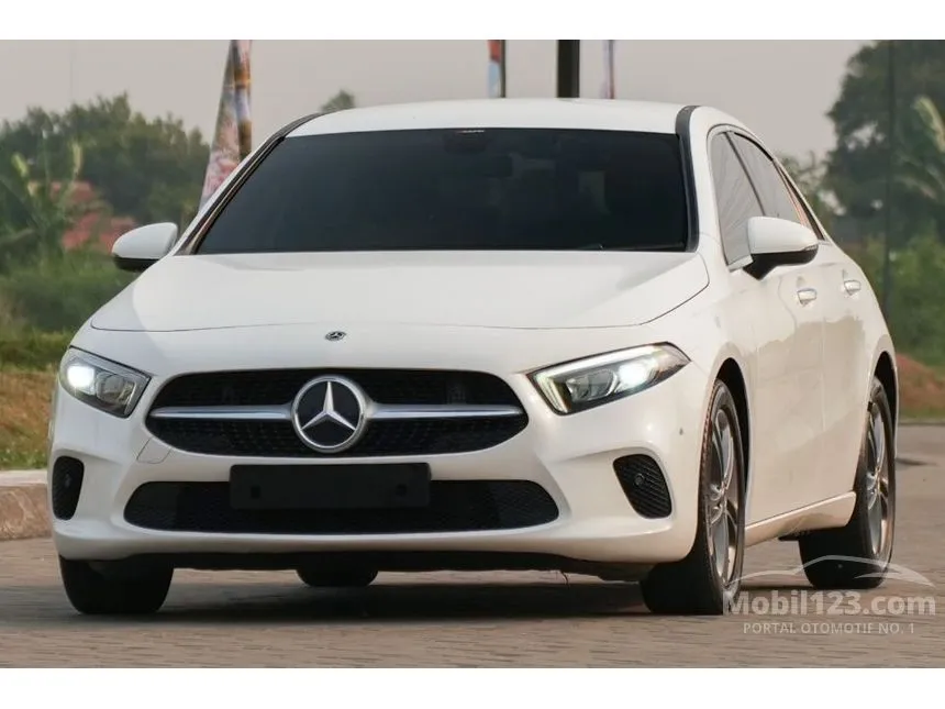 2021 Mercedes-Benz A200 progressive line Sedan
