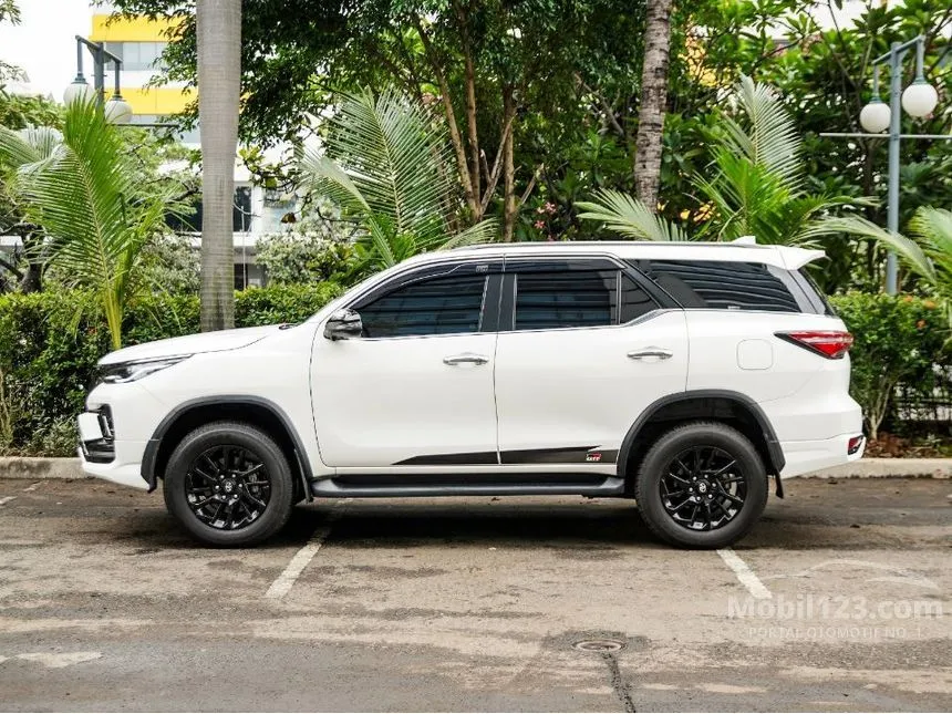 2022 Toyota Fortuner GR Sport 4X2 SUV
