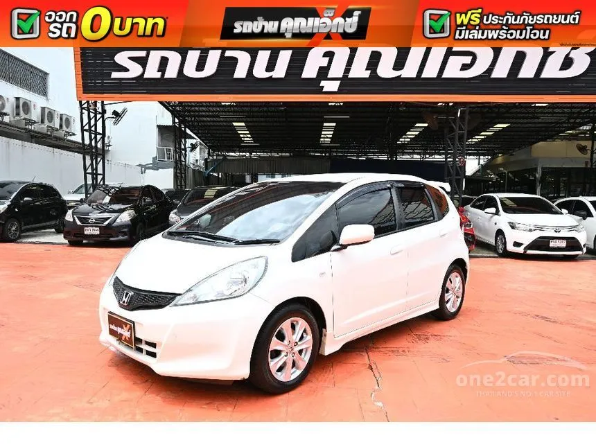 2013 Honda JAZZ V Hatchback