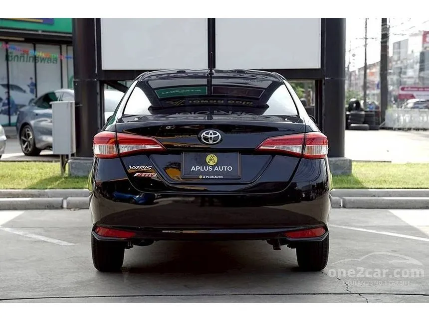 2017 Toyota Yaris Ativ J Sedan
