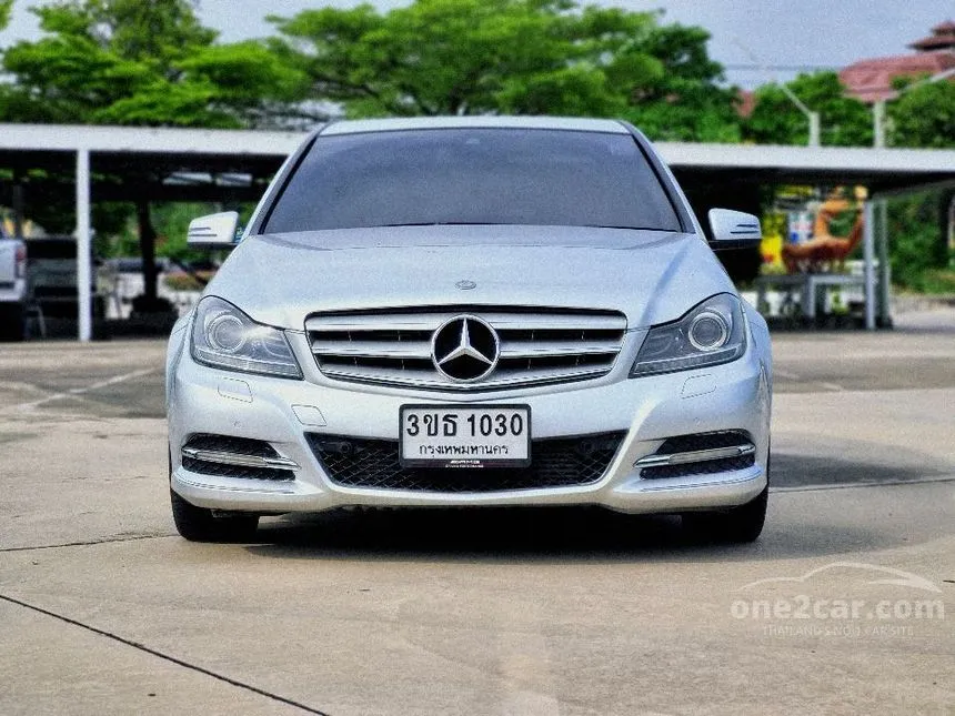 2013 Mercedes-Benz C200 CGI BlueEFFICIENCY Sedan