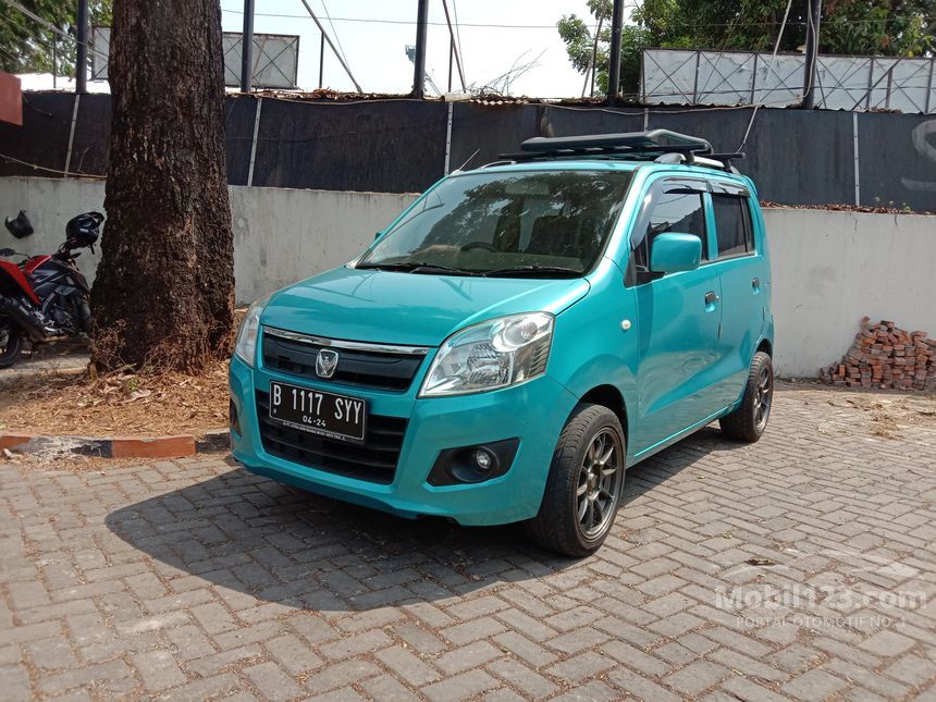 Jual Mobil  Suzuki  Karimun  Wagon  R  2014  GL Wagon  R  1 0 di 