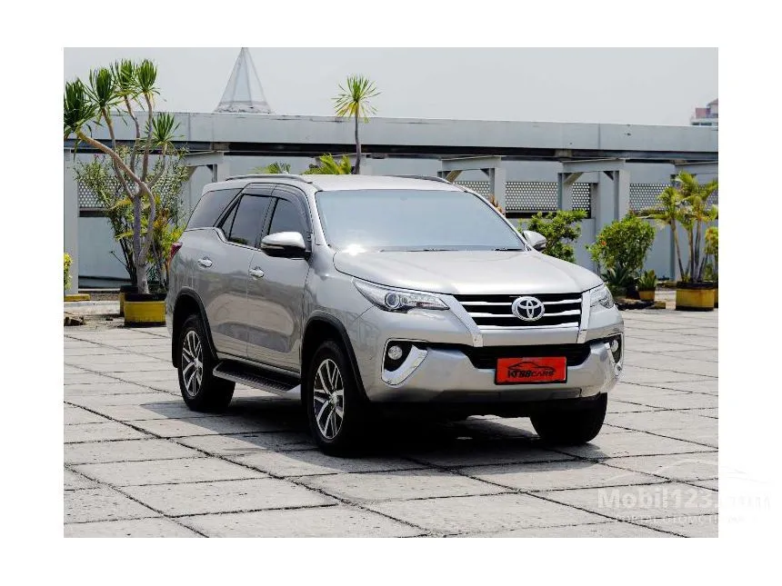 Jual Mobil Toyota Fortuner 2018 VRZ 2.4 di DKI Jakarta Automatic SUV Silver Rp 360.000.000