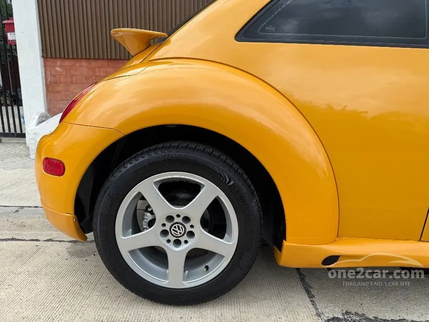 2011 Volkswagen NEW BEETLE Hatchback
