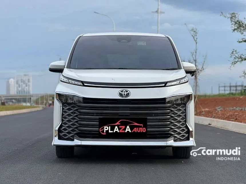 2022 Toyota Voxy Wagon