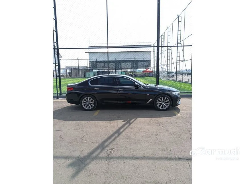 2018 BMW 520i Luxury Sedan