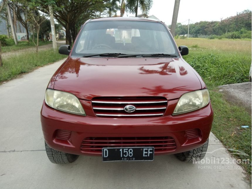 Jual Mobil Daihatsu Taruna 2001 CX 1.5 di Jawa Barat Manual Wagon Marun