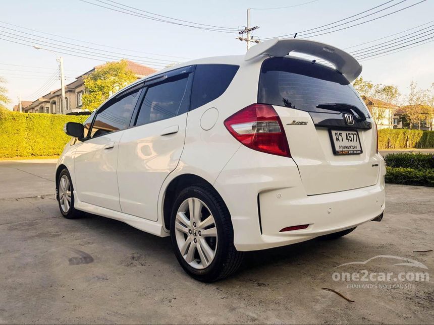 honda-jazz-2012-sv-i-vtec-1-5-in-automatic-hatchback