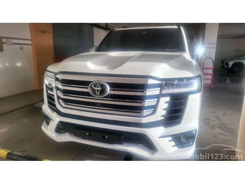 2026 Toyota Land Cruiser 300 VX-R (Premium Colour) SUV