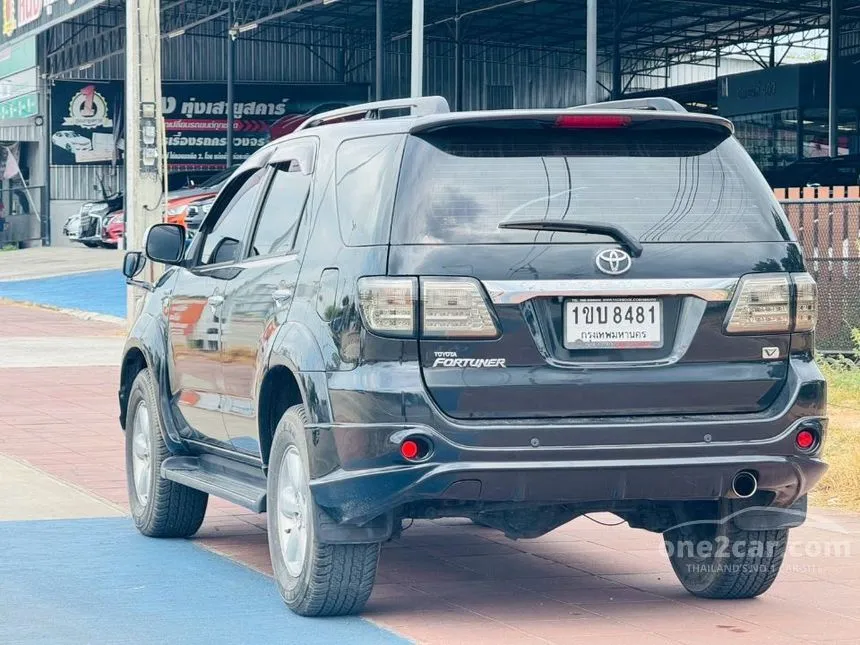 2011 Toyota FORTUNER V SUV
