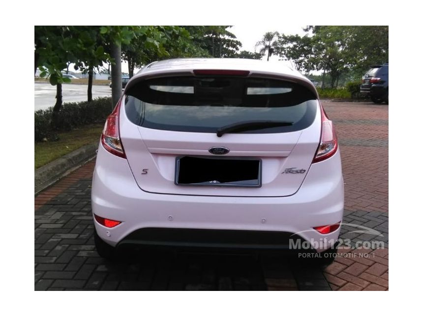  Jual  Mobil  Ford  Fiesta  2014  Sport 1 5 di Banten Automatic 