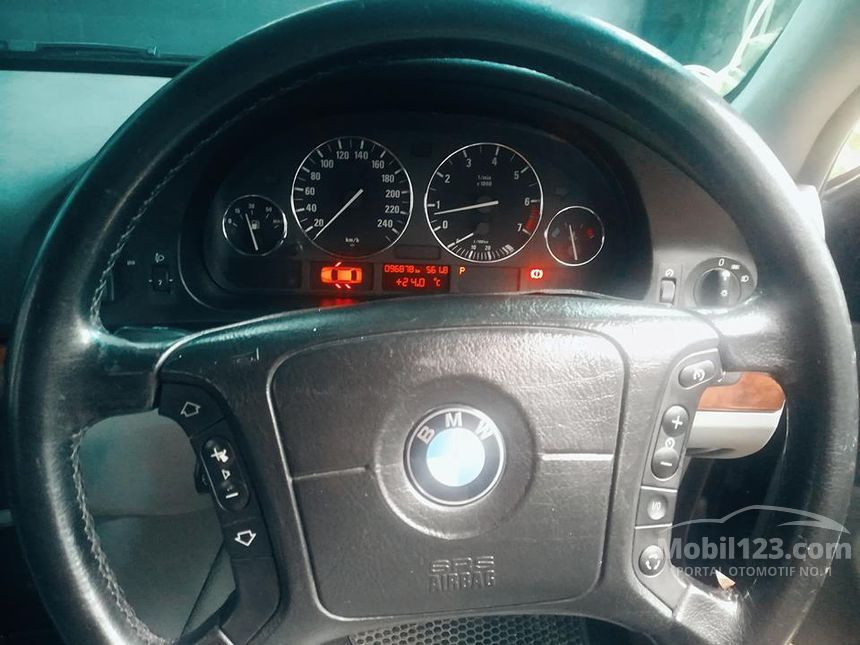 2000 BMW 528i Touring Wagon
